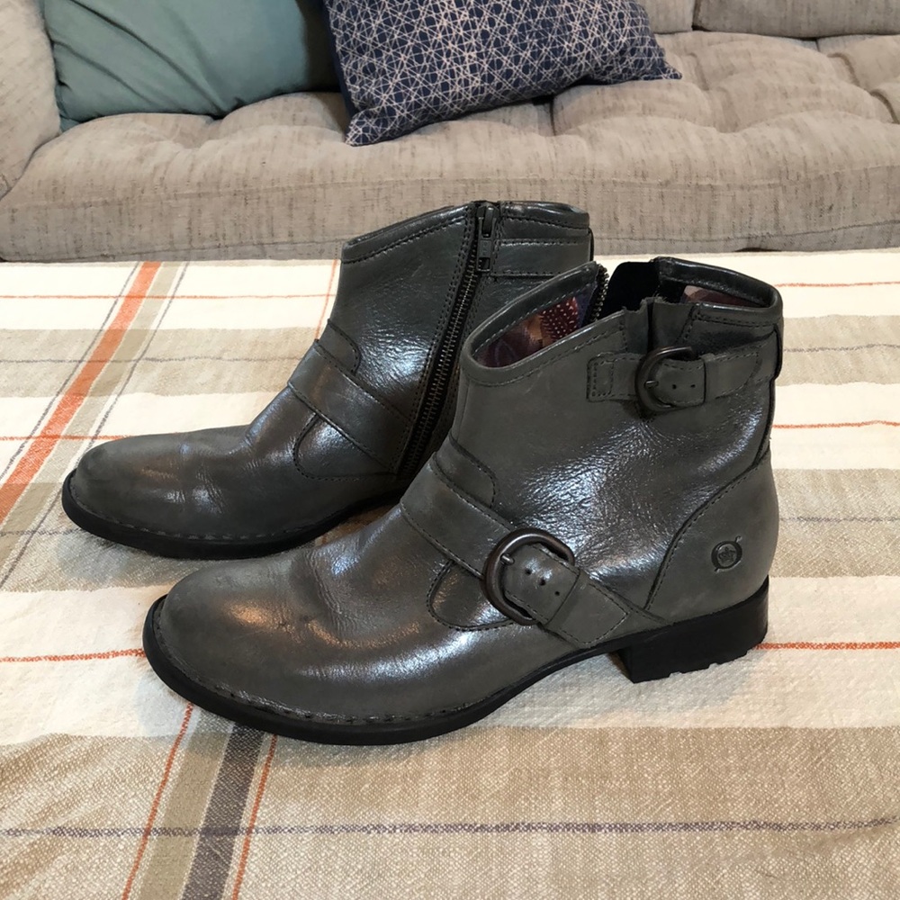Born Raisa ankle buckle booties sliver/gray 39/8